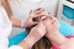 How to pluck your eyebrows