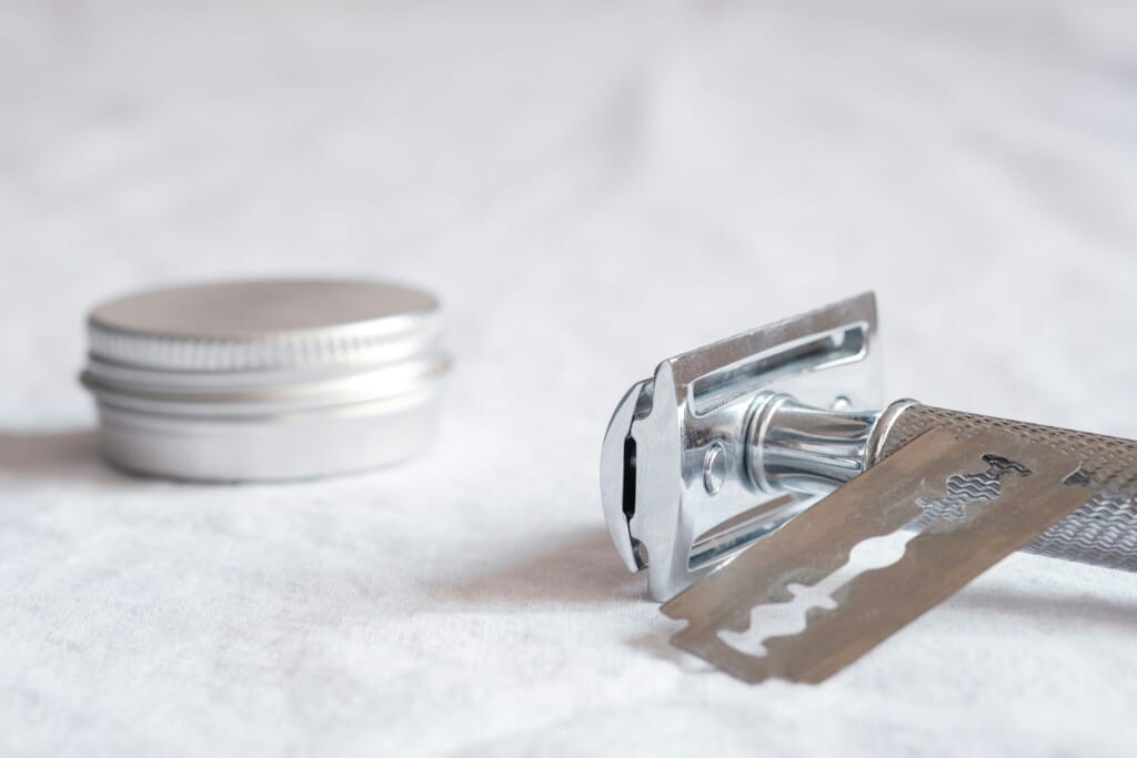 Are safety razor blades single use?