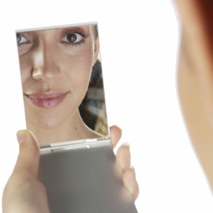Travel Shaving Mirror - Image 9