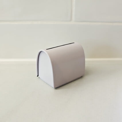 Razor Blade Disposal Tin - Image 3